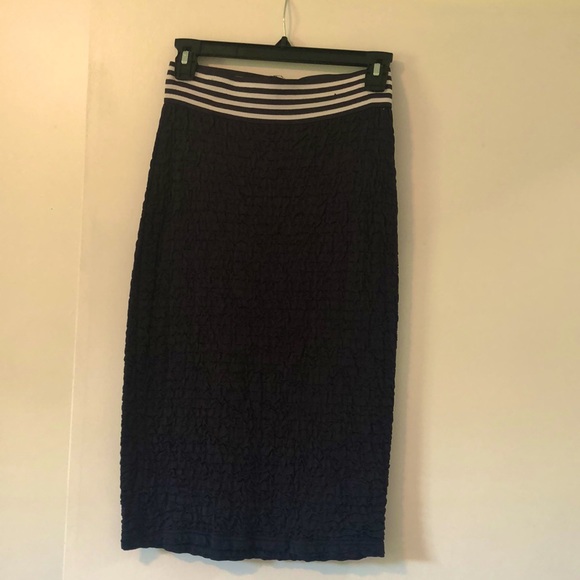 H&M Dresses & Skirts - H&M stretch skirt Navy